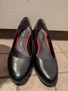 【お値下げ中】ROCKPORT パンプス ブラックのサムネイル