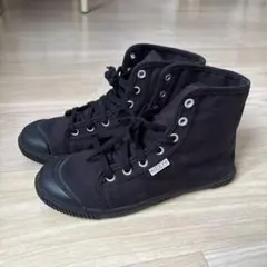 KEEN ブラック ハイカットスニーカー