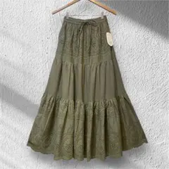新品未使用カットワークスカラップ刺繍ロングスカートカーキ