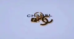 CHANEL　シャネル　ココマーク　ホリデー限定　ロゴ　チャーム　ノベルティ