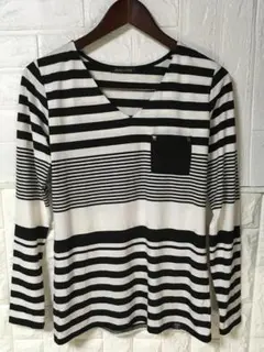 ストライプ柄 Vネック 長袖Tシャツ