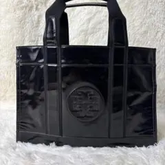 美品✨トリーバーチ　黒　トートバッグ　エラ　エナメル　A4可　肩掛け