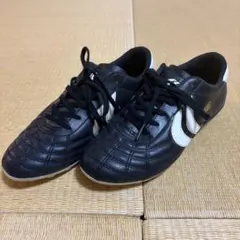YASUDA サッカーシューズ スパイク ブラック ホワイト size22のサムネイル