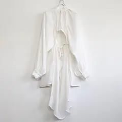 美品 ETRETOKYO オープンバックワッシャーブラウスのサムネイル