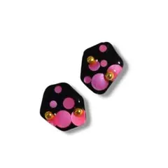 ハンドメイド ピアス レジン ブラック 小ぶり スパンコール プチプラ