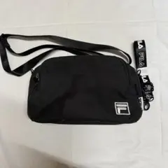 美品 FILA 黒 ショルダーバッグ 斜め掛け