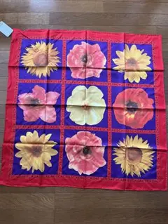 未使用品 GUCCI グッチ ひまわり柄 シルク スカーフ レッド - メルカリ