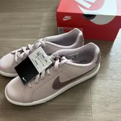 【新品タグ付き】NIKE ウィメンズ コートロイヤル / 26cm