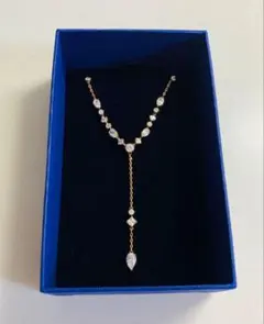 新品 スワロフスキー　Swarovski Attract Y字型 ネックレス