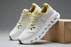 On Cloudstratus ランニングシューズ ホワイト/イエロー