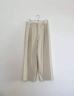 タックワイドパンツ アイボリー M 丈短め