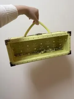 Item thumbnail for item ef291aa8-2c25-4eb8-94a3-92e2be9576cb