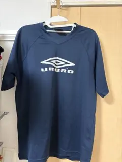 あ*る様 UMBRO ネイビー Vネックシャツ