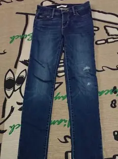 Levi's    W24 スキニーデニム ジーンズ
