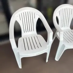 ガーデンチェア、ホワイトプラスチック椅子2脚セット