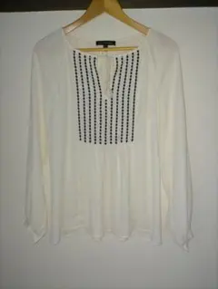 BANANA REPUBLIC 刺繍入りブラウス プルオーバーSサイズ ホワイト