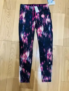 ロキシー　新品未使用　黒×ピンク柄　Mサイズ