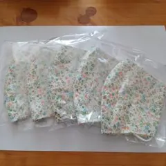 ハンドメイド 立体布マスク 5枚セット 小花柄のサムネイル