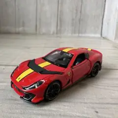 Ferrari ブラーゴ 1/64 フェラーリ 812 コンペティツォーネ　赤