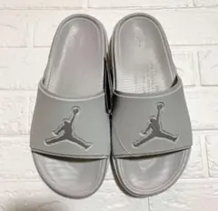 JORDAN ジョーダン ジャンプマン サンダル 31センチ 新品 タグ付き　銀のサムネイル