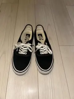 VANS Authentic ブラック スニーカーのサムネイル