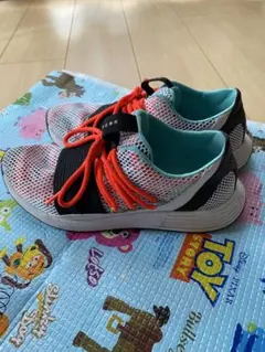 UNDER ARMOUR スニーカー ホワイト オレンジ　23.5cmのサムネイル