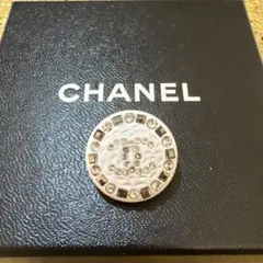 CHANEL クリスタル装飾 ホワイトボタン