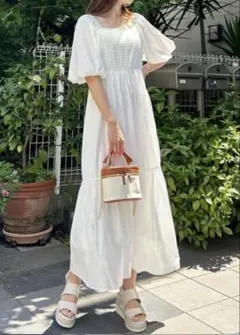 ホワイトパフスリーブロングワンピース