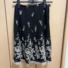全ゴム　レストローズ　花柄フレアスカート 黒/白　膝丈