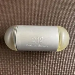 Carolina Herrera 212 ユニセックス香水 30ml×2のサムネイル