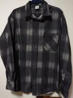 ティゴラ 長袖シャツ