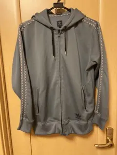 Item thumbnail for item efce02f6-984a-4be0-bdcc-01a2a63e7d9a