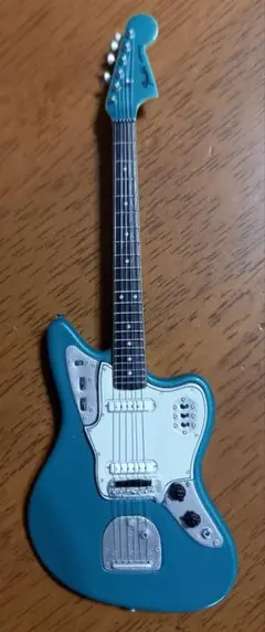 中古ミニチュア模型　Fender Jaguar