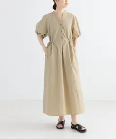 美品　URBAN RESEARCH　キーネックドロストワンピース　ベージュ