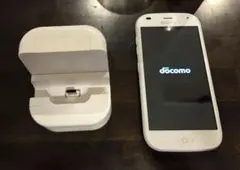 卓上ホルダ付✨simフリー✨　らくらくスマートフォン F-42A ホワイトのサムネイル