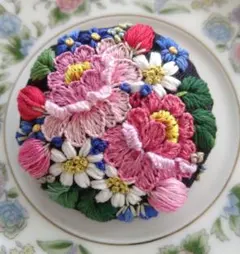 No.625 ハンドメイドブローチ 刺繍 5cm