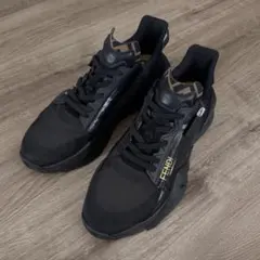 FENDI FLOW スニーカー 黒 8 26.5〜27.0cmのサムネイル