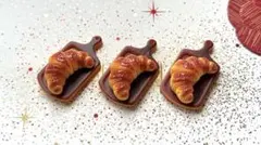 ★クロワッサン デコパーツ 1個30円★