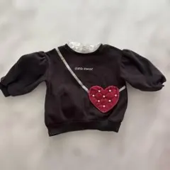 ハートポケット付き黒トレーナー 90サイズ