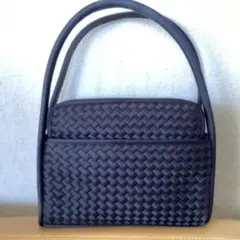 バッグ　布製　　24✖️16✖️9cm 黒　　肩かけ可能