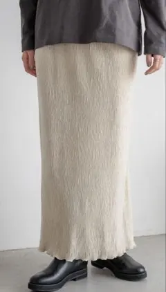 LOWRYS FARM シャイニーベロアタイトスカート　ホワイト