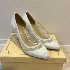 ピンヒールパンプス　ホワイト　レース