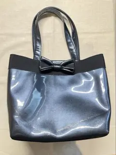 Kitamura キタムラ エナメル ビニール トートバッグ ネイビー リボン