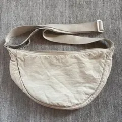 ユニクロ　ラウンドミニショルダーバッグ
