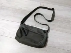 ☆THE NORTH FACE ☆小型ショルダーバッグ カーキ　USEDのサムネイル