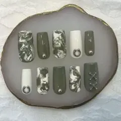 【現品1点限り】ネイルチップ：ニュアンスネイル　マーブル