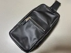 お買い得‼️Calvin Klein PLATINUM ボディバッグ リベロ