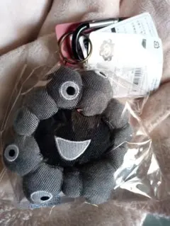 ミャクミャクエドウィンぬいぐるみ顔カラビナ付き