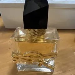 Yves Saint Laurent 香水 角型ボトル