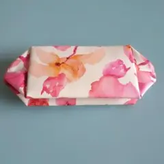 【新品未使用品】花柄ピンクポーチ